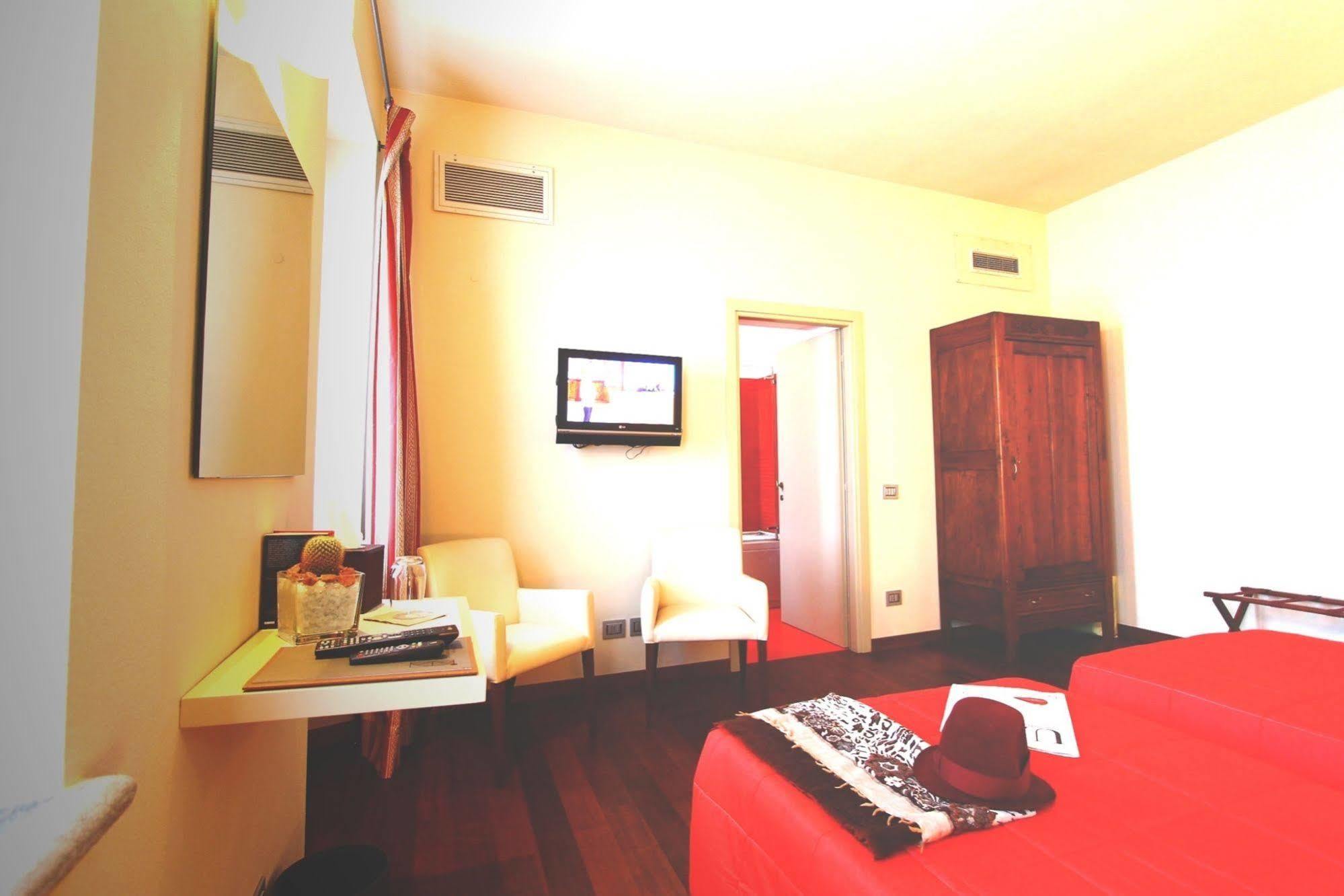 La Fermata Resort Alessandria Exteriör bild