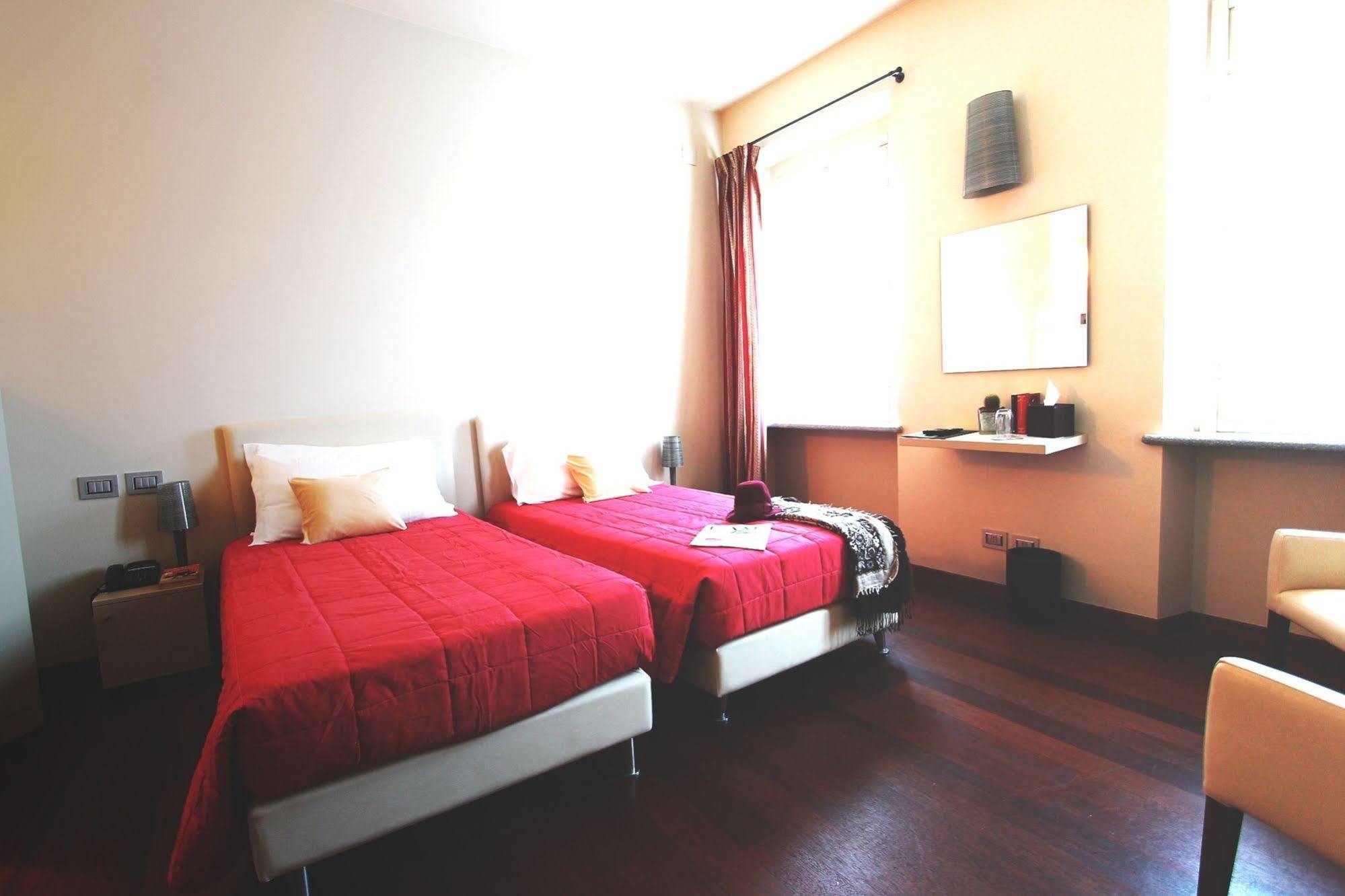 La Fermata Resort Alessandria Exteriör bild